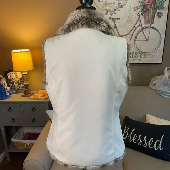 Kristen Blake, Reversible, faux fur vest, sz Med - Picture 3 of 12